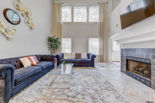 Modern Spacious 6Bedroom and 3andhalf Bathroom Home with Pool Table and BBQ in Cedar Park, USA