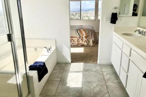 Vista Oasis Retreat - Southern California Wine Country - Mountain Views in Winchester, USA