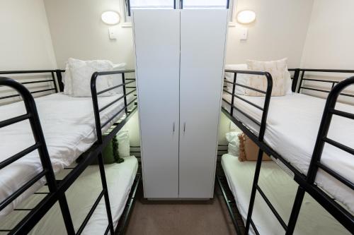 1 double bed, 4 bunk beds