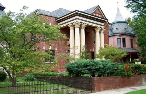 Lyndon House Bed & Breakfast - 출입구