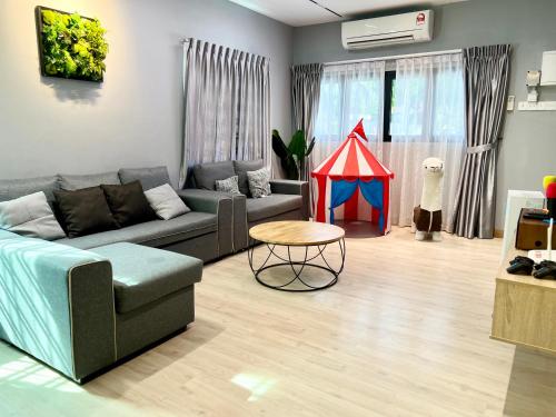 Klebang Melaka Private Pool 12pax-4BR-Sing K-Coway Klebang Melaka Private Pool 12pax-4BR-Sing K-Coway