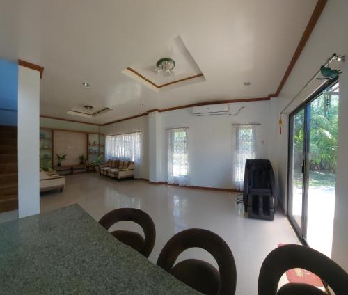 RGE Hotel in Palompon