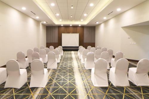 564004877 Holiday Inn Tijuana Zona Rio by IHG
