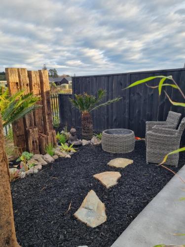Bach22 Rustic Romantic getaway in Te Puna