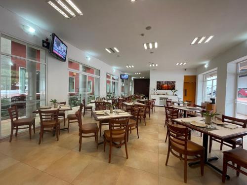 Restaurant, ANUIES Valle de Bravo HOTEL y CONVENCIONES in Valle De Bravo