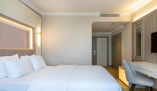 Vira Otel Suites Room Type - Deluxe Double Room (2 Adults + 1 Child)