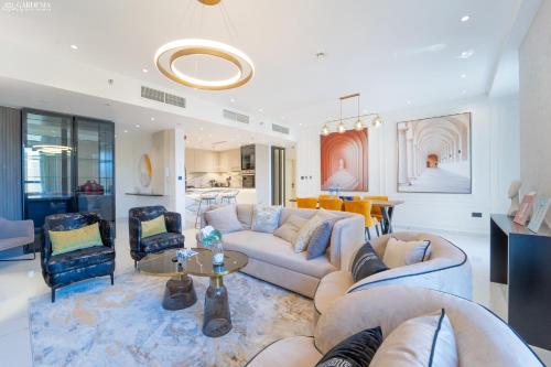 JBR Amwaj 4 , Upgraded Sea and Ain Dubai Views, 2m walk to Beach By Gardenia Suitse, Dubai