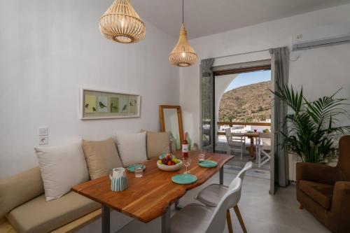 Areti's Milos Guesthouses in Milos Island