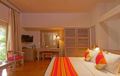 Classic Beach View Room with USD 50 Spa Credit Per Person | 10% Off on Excursions | FREE One Hour Sunset Photo Cruise for Minimum 3 Night Stays image 9