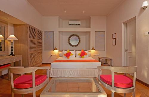 Classic Ocean View Room with USD 50 Spa Credit Per Person | 10% Off on Excursions | FREE One Hour Sunset Photo Cruise for Minimum 3 Night Stays image 2