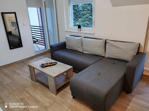 Imperija in Matije Huđi