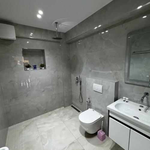Apartment with Garden View image 4