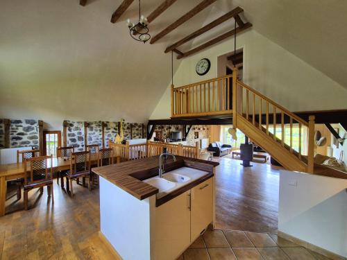 кухня, La Grange - Gite Mur de Barrez in Мюр-дьо-Баре