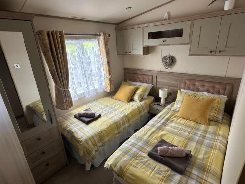 Luxury Lake District Holiday Lodge-Sleeps 4 5