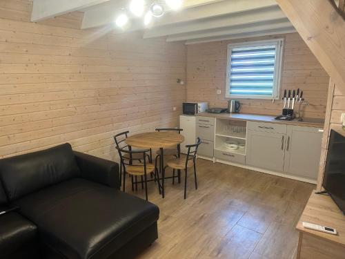 Domek w Górach Opawskich nad Złotym Potokiem NR7 (Domek w Gorach Opawskich nad Zlotym Potokiem NR7) in Jarnoltowek