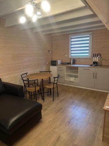 Domek w Górach Opawskich nad Złotym Potokiem NR7 (Domek w Gorach Opawskich nad Zlotym Potokiem NR7) in Jarnoltowek