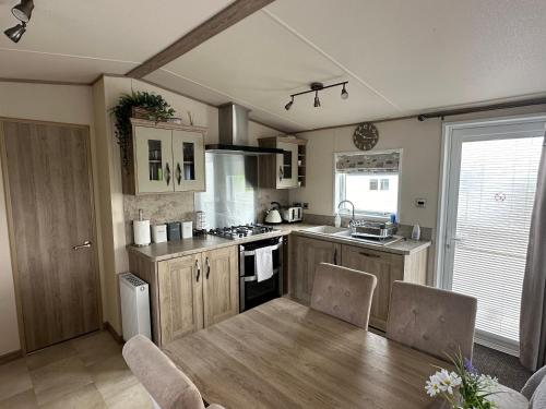 Luxury Lake District Holiday Lodge-Sleeps 4 3