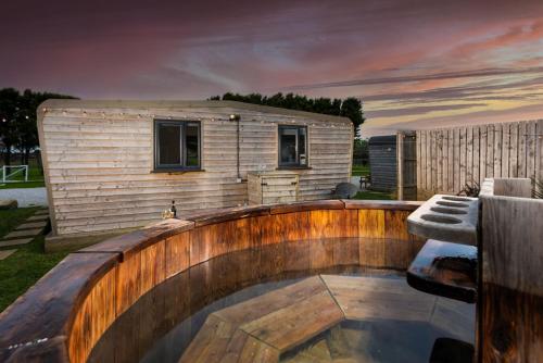 Wheal Rose - Hot Tub - Parking - Free WiFi - On-Site Activities