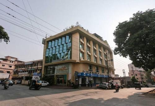 Srinivas Saffron Hotel