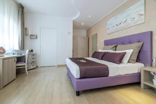 Large Double or Twin Room image 1