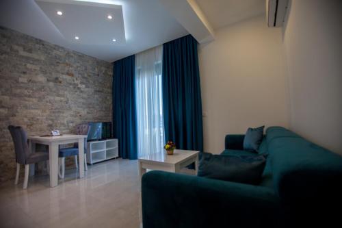 One-Bedroom Apartment image 10