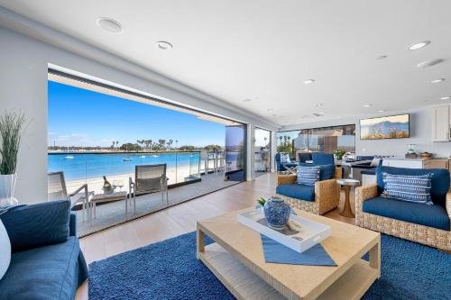 B5396 Bayside Retreat in San Diego, USA
