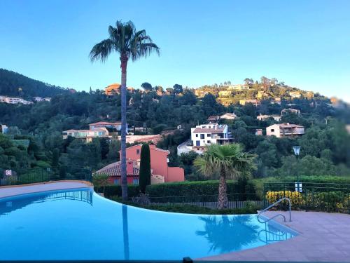 Seaview house, close Cannes, pool, garden. garage
