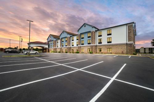 Comfort Suites Jackson I-40 in Jackson, USA
