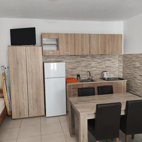 Ekaterini Apartments 2