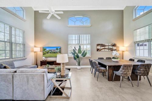 Luxury Casa Mila 7BR with Private Heated POOL Luxury Casa Mila 7BR with Private Heated POOL