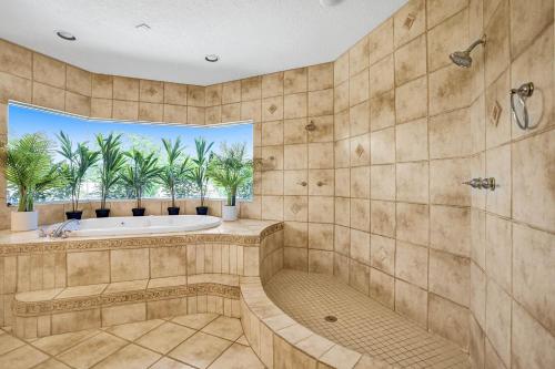 Luxury Casa Mila 7BR with Private Heated POOL Luxury Casa Mila 7BR with Private Heated POOL