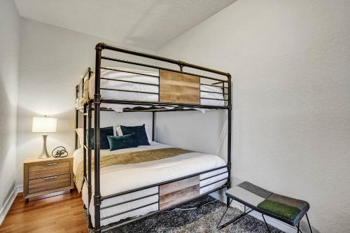 Luxury Casa Mila 7BR with Private Heated POOL Luxury Casa Mila 7BR with Private Heated POOL