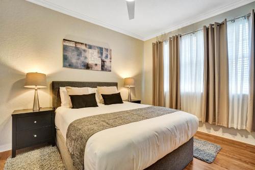 Luxury Casa Mila 7BR with Private Heated POOL Luxury Casa Mila 7BR with Private Heated POOL