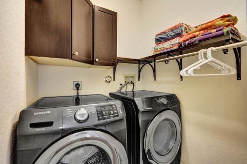 Luxury Casa Mila 7BR with Private Heated POOL Luxury Casa Mila 7BR with Private Heated POOL