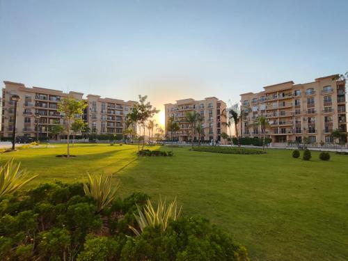 Luxurious 2 bedroom modern garden apartment Available ensuite private bedroom or whole flat privately 5