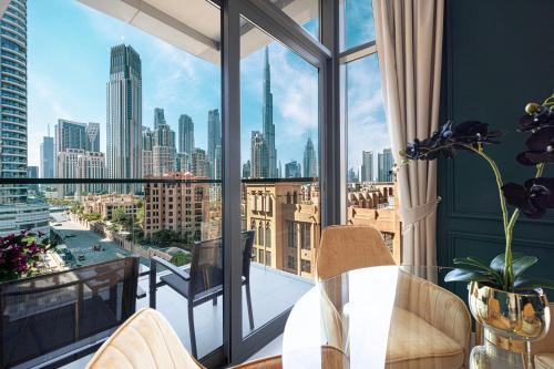 Iconic Burj Khalifa Views from Luxury 1BR Home, Dubai (Foto 2)