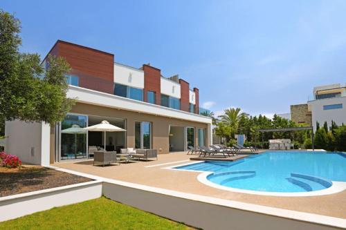 Royal Oasis Villa