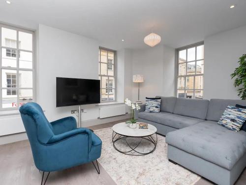 Stylish 2-bed apartment in the heart of Bath - Pass the Keys, Бат