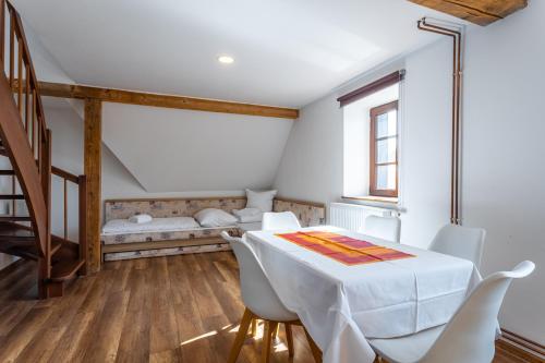 Houda Bouda - Penzion & Apartmány - image 2