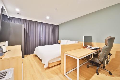 Gong Dam Stay HotelDeluxe Double Room with 1PC