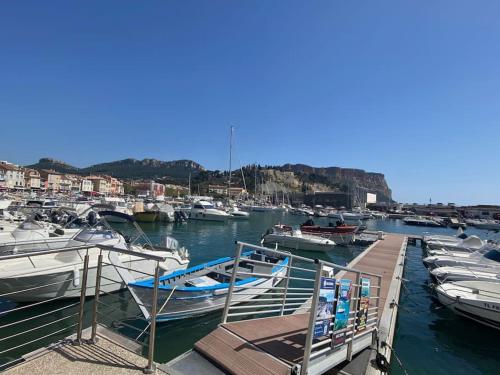 La Restanque Cassis - Tap to explore photos