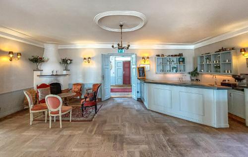 virtuve, Stunning Home In Fleninge With Wifi in Fleninge