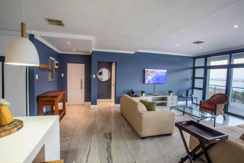 Stay at The Point - Palatial Private Penthouse in Point