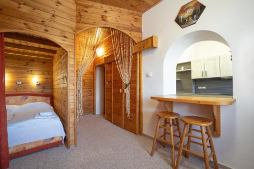 EA Horsky Hotel Hajenka in โมดราวา