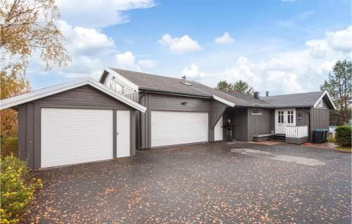 . 3 Bedroom Gorgeous Apartment In Røros