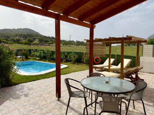 Marilis House, private swimming pool, south beach, mountain view