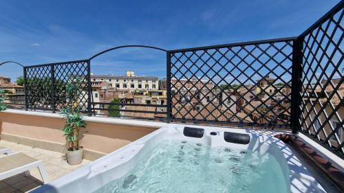 Luxury Top Floor in Trastevere, Rzym