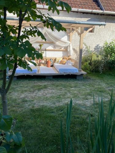 Dārzs, Kánya Veranda (Kanya Veranda) in Szomolya