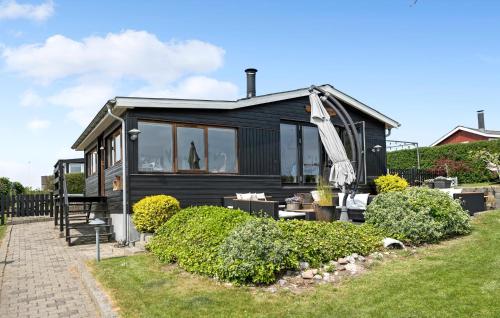 . 3 Bedroom Cozy Home In Juelsminde