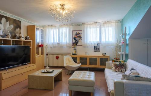 Awesome Home In Castel Colonna Di Mont